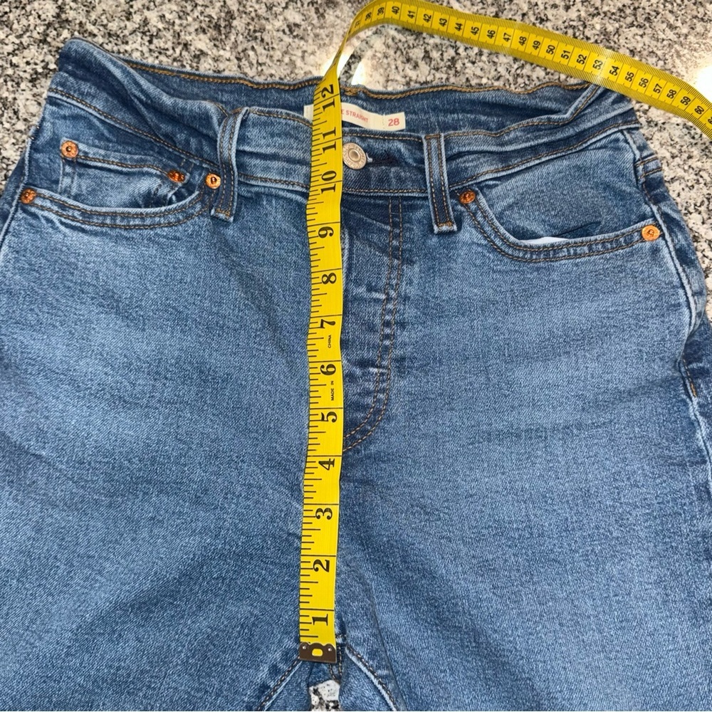Levi’s Wedgie Straight Jeans Size 28 button fly medium wash women’s classic - Picture 8 of 15